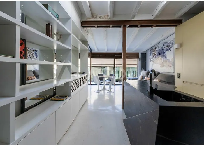 Gorgeous 2 Bedroom Apartment In Madrid'S Heart