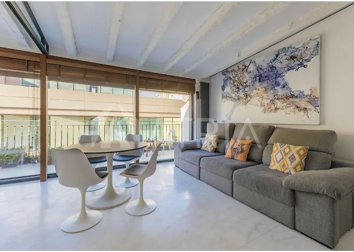 Gorgeous 2 Bedroom Apartment In Madrid'S Heart